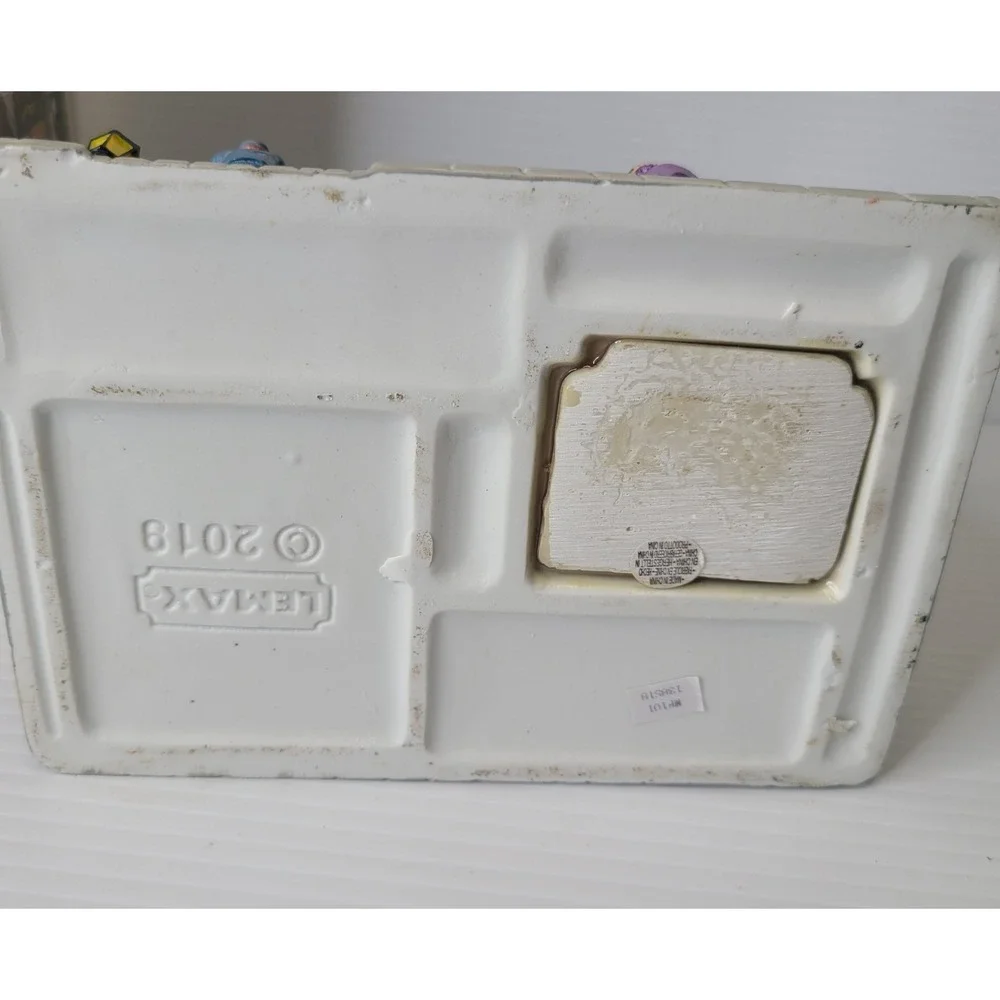 Lemax Caddington Post #85364 Porcelain Lighted Building New w/‎ Original Box